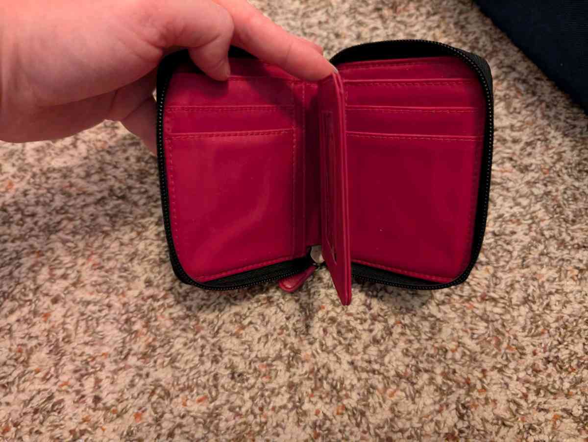 Wallet with the letter L