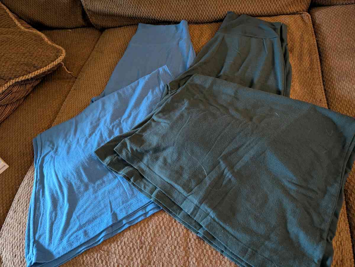 Blue and green largelegged pants