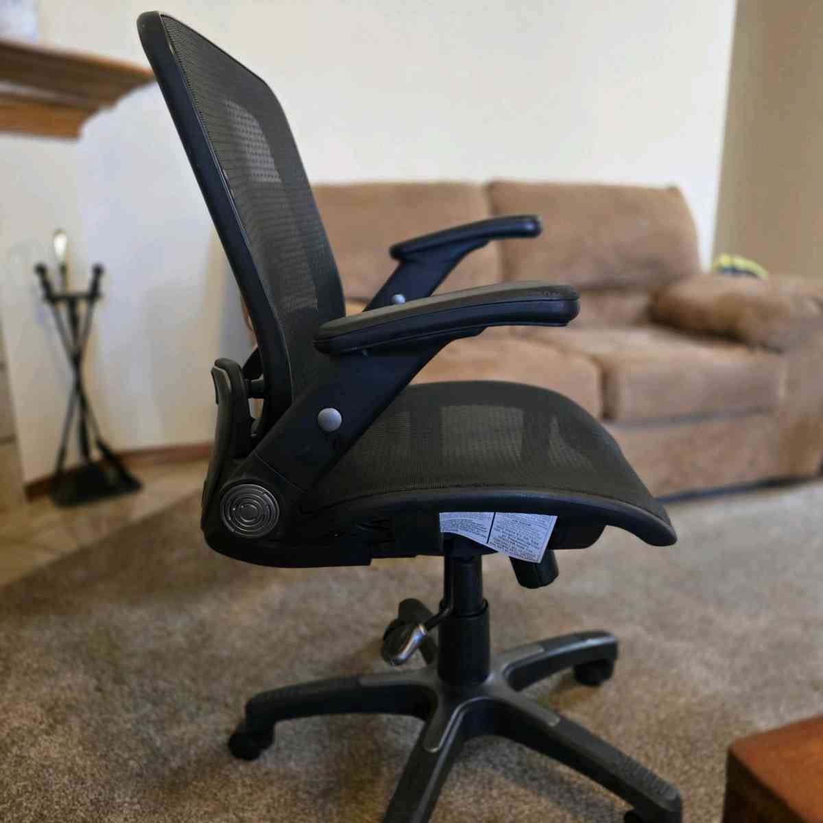 MARS Black Vented Mesh Office chair