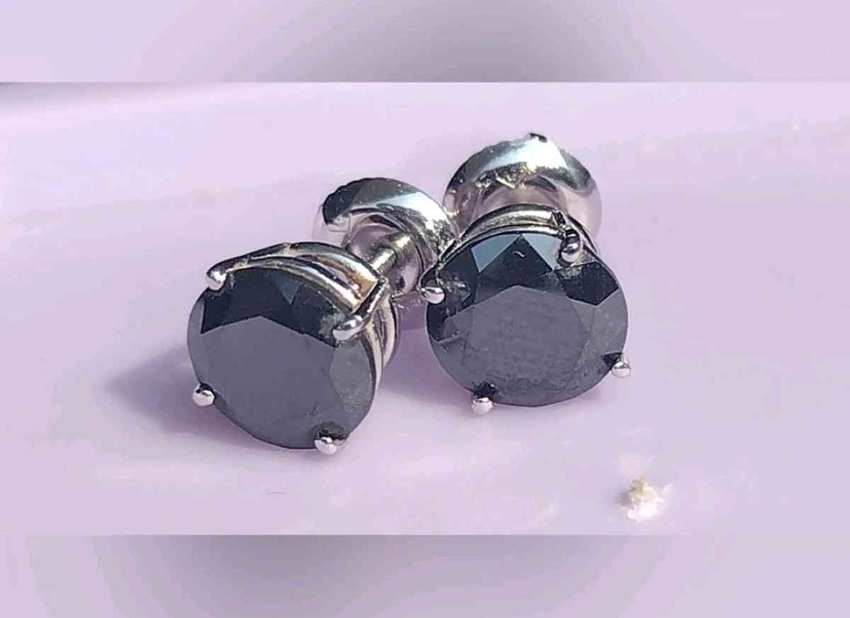 3carat Certified Natural Black Diamond Stud 14k White Gold