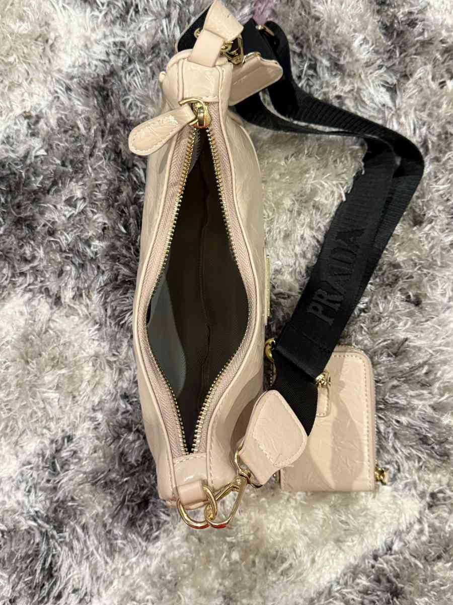 Fashionable Beige Color Handbag