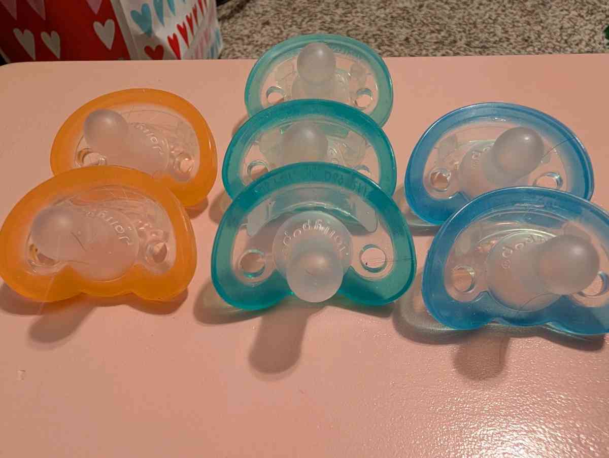 7 razbaby brand pacifiers