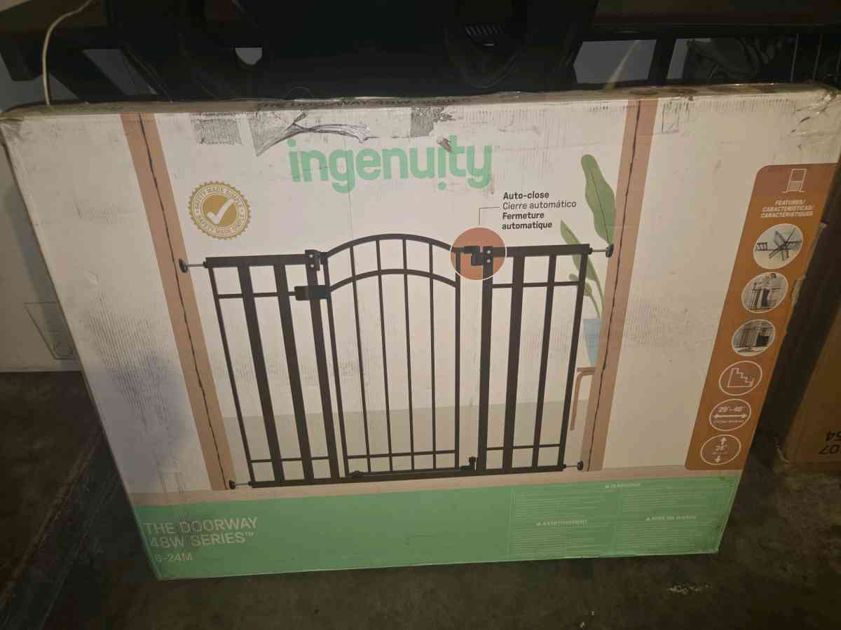 Ingenuity The Doorway 48W Series Pet and Baby Gate