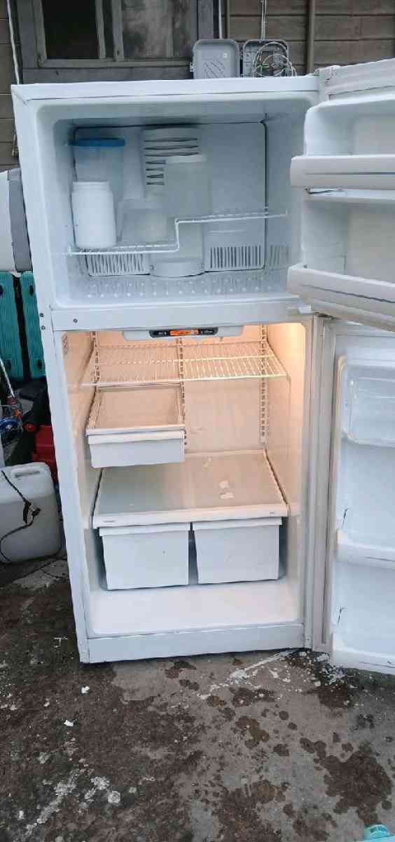 GE REFRIGERATOR
