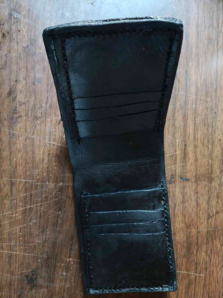 hand crafted leather wallet with elastic in card slots