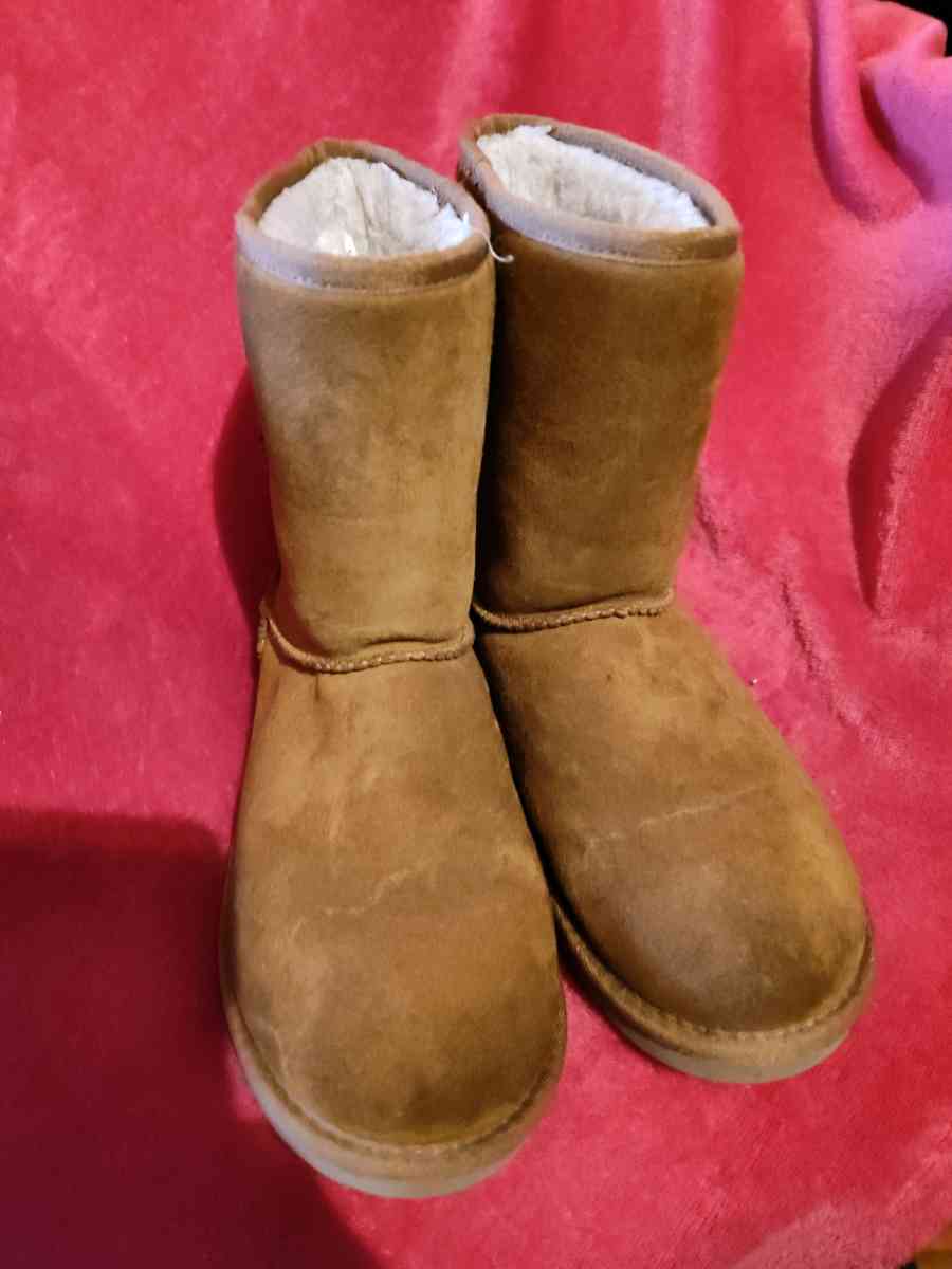 Koolabura by UGG size 8 tan womens boots