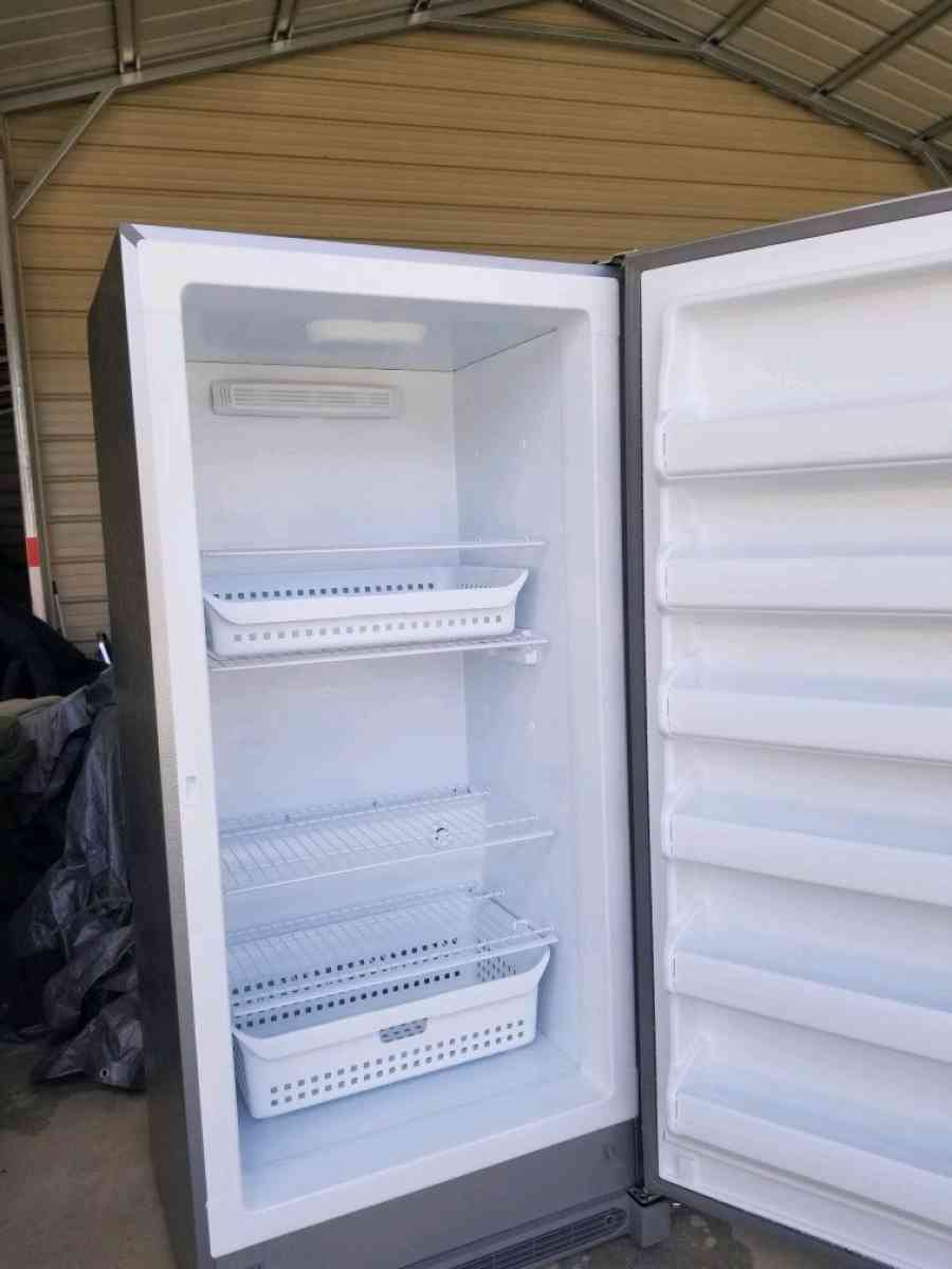 Stand up freezer