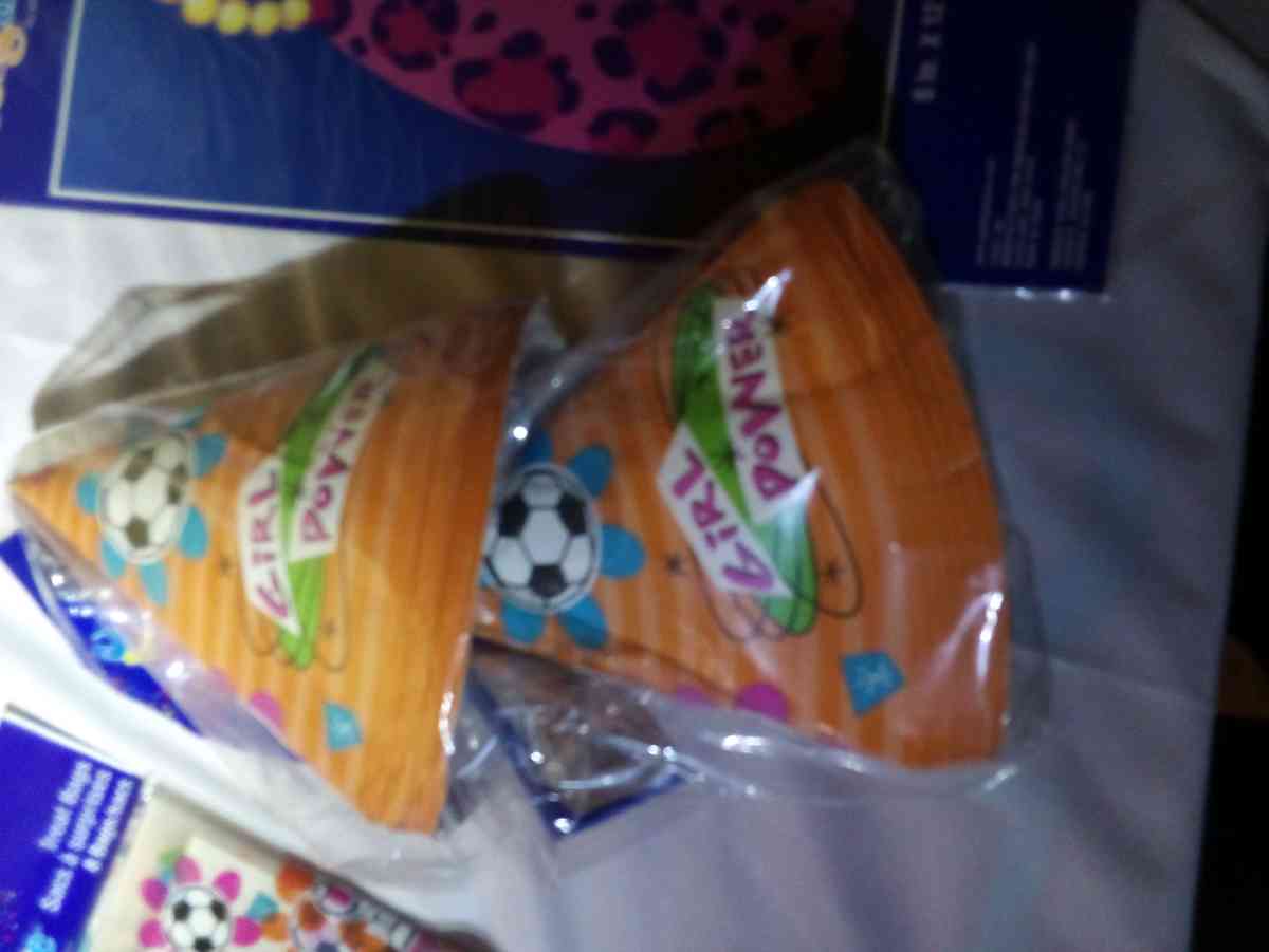 5x packs of 8 girl power party hats