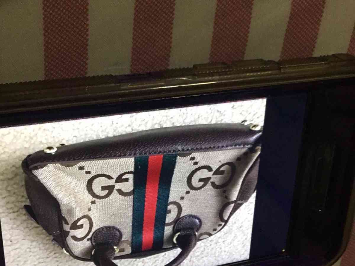 womans crossbody purse