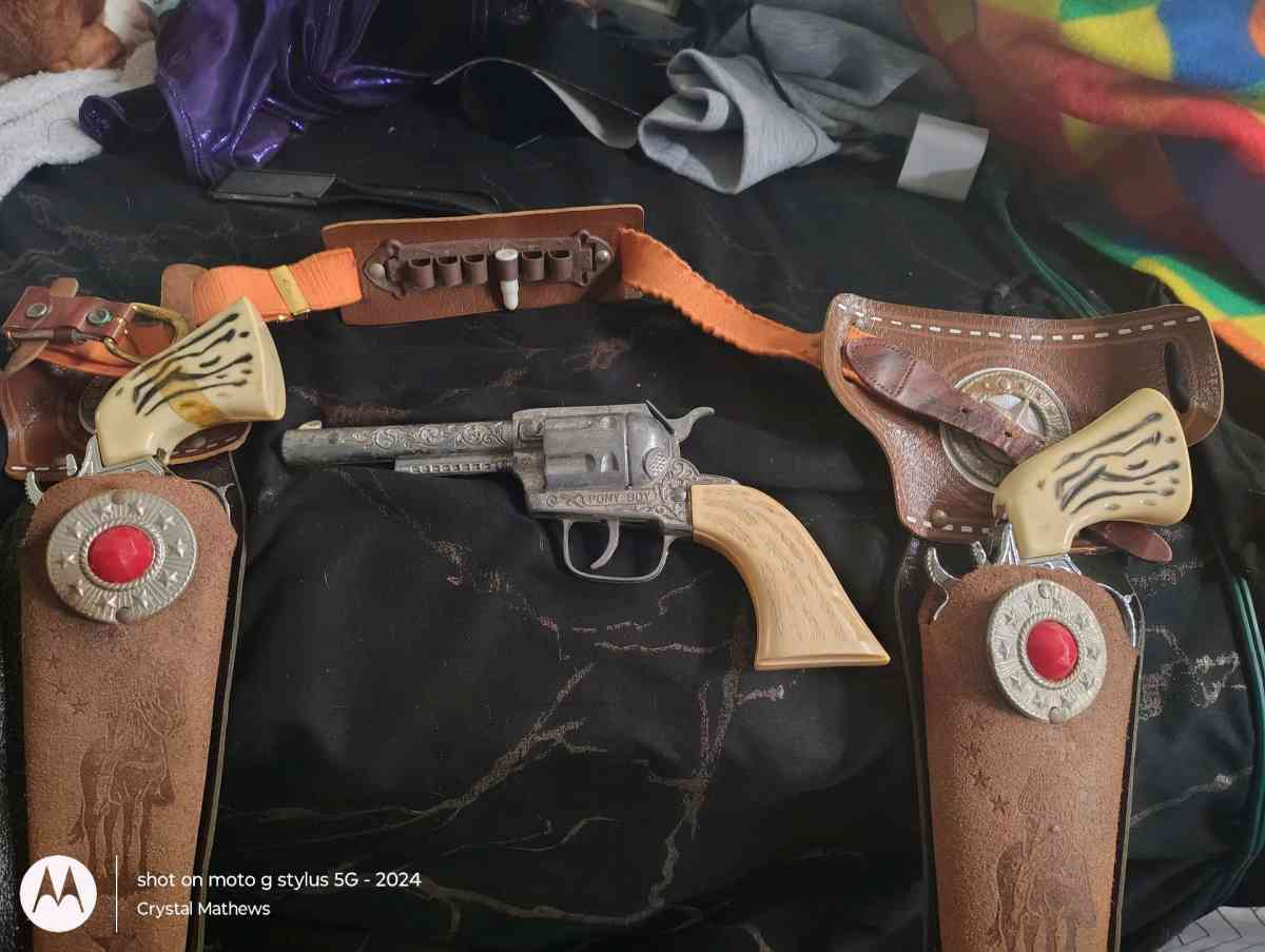 1950s ponyboy revolver cap guns
