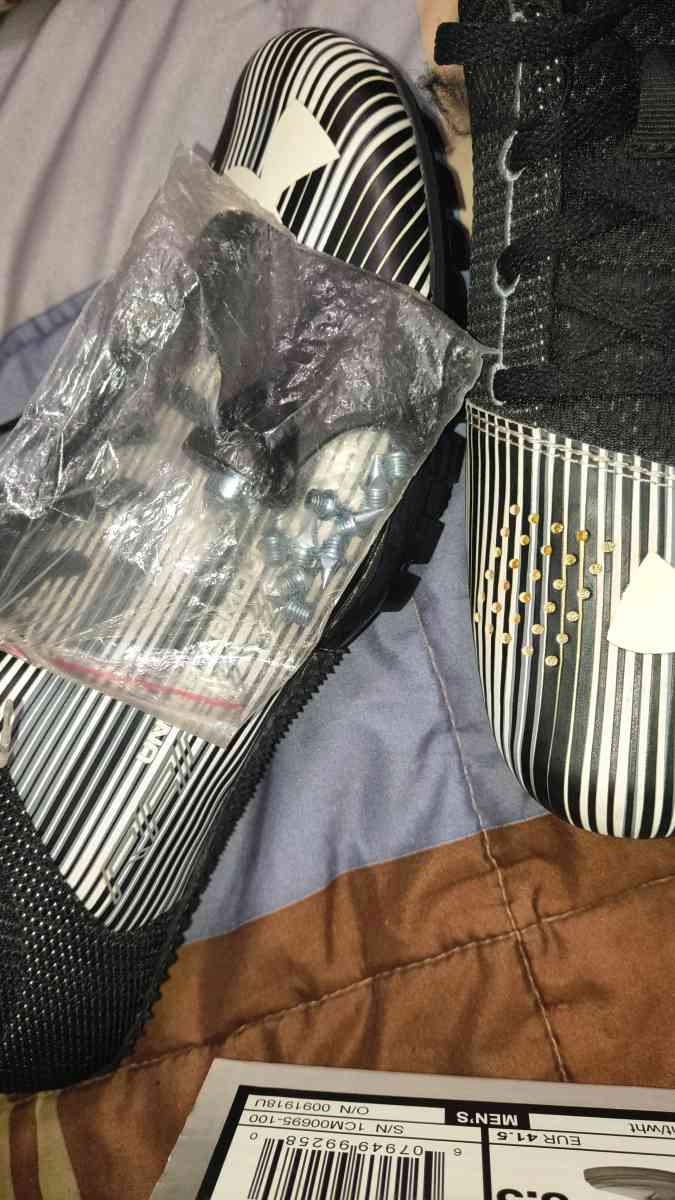 Under Armour Kick Sprint shoes