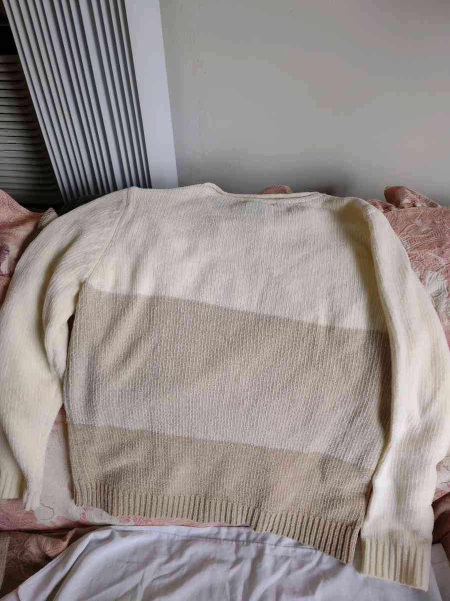 Ladies pullover sweater