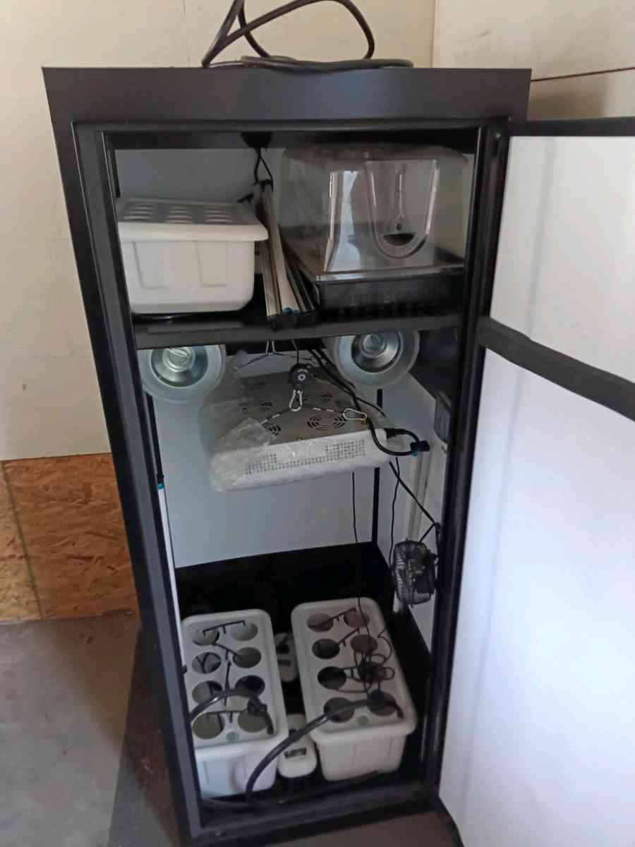 Super Closet Deluxe  Grow Cabinet