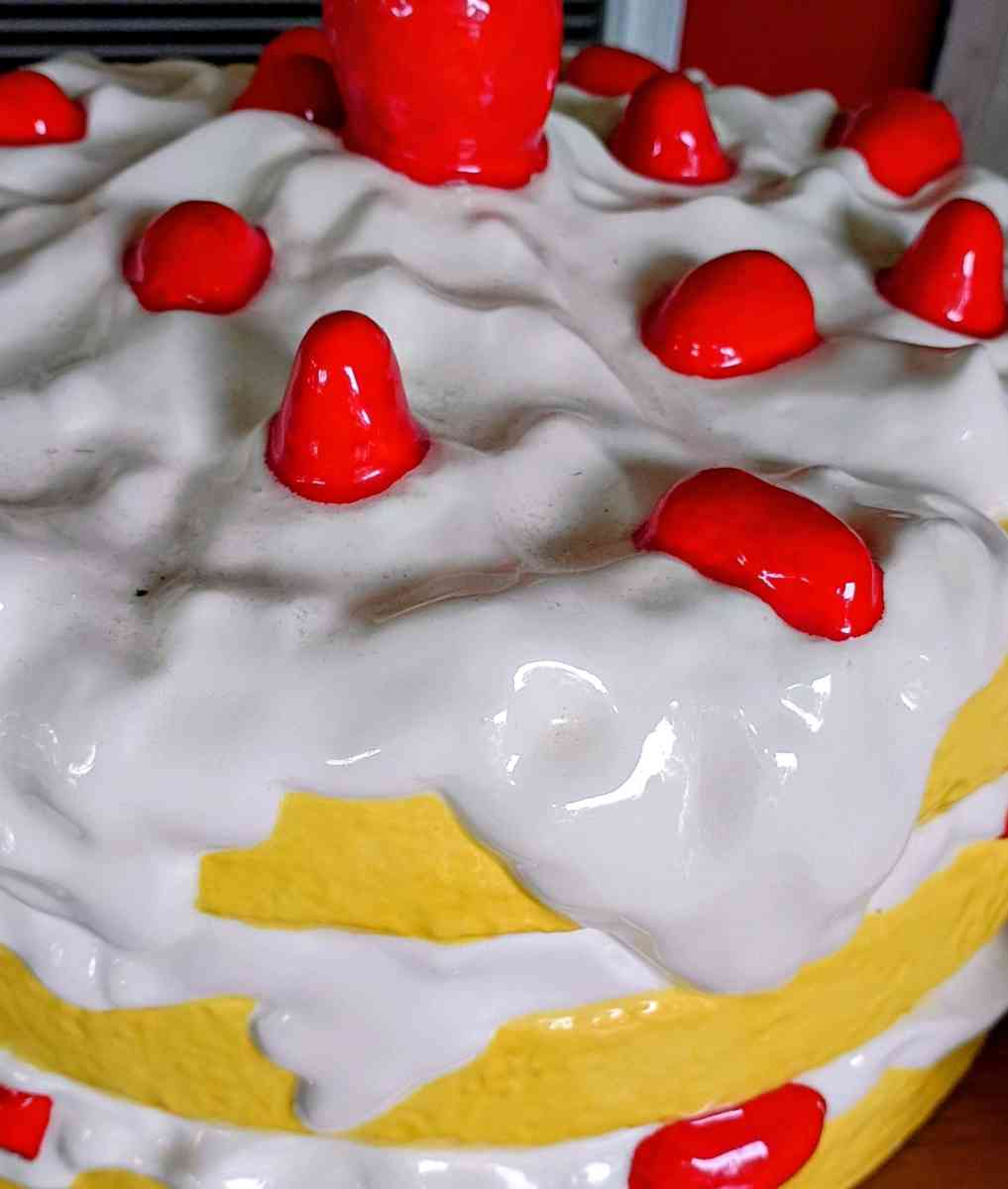 Vintage Strawberry Shortcake Cake Plate stand and dome