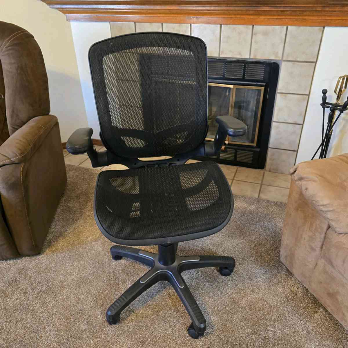 MARS Black Vented Mesh Office chair