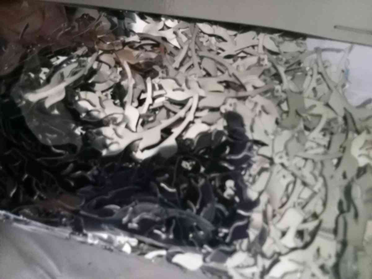 silver rose confetti x5