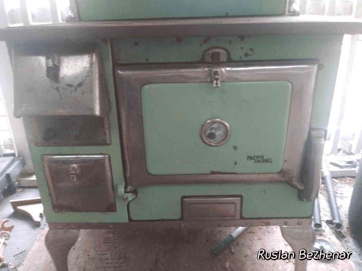 wood burning kitchen stove