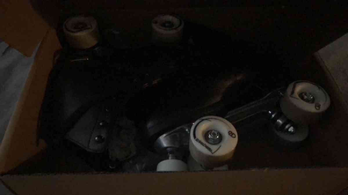 skates size 8 in women