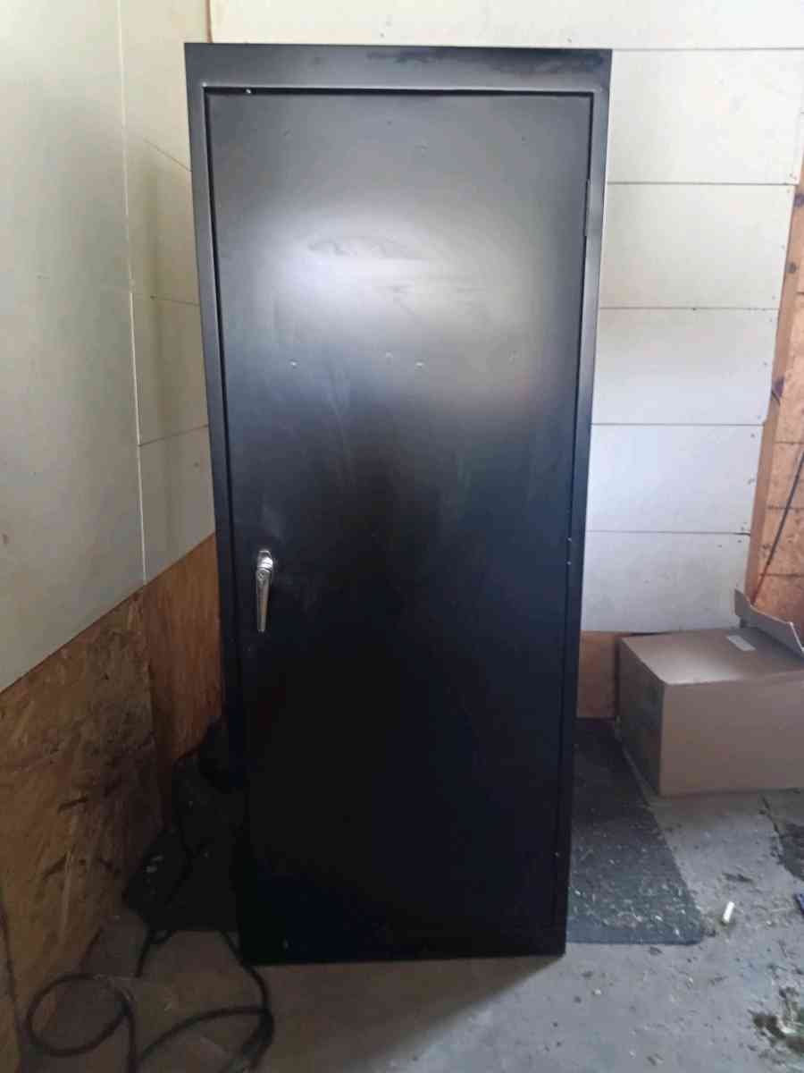 Super Closet Deluxe  Grow Cabinet