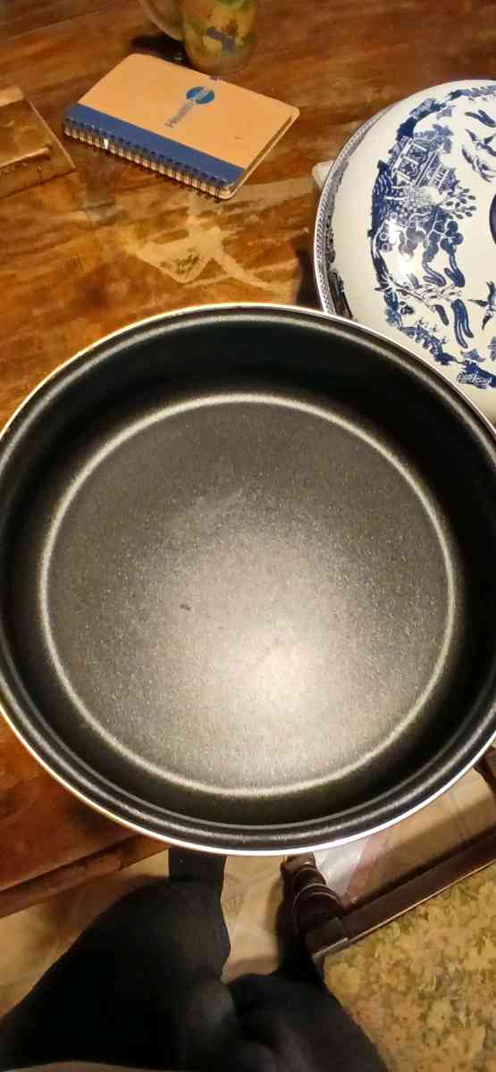 vintage blue willow skillet