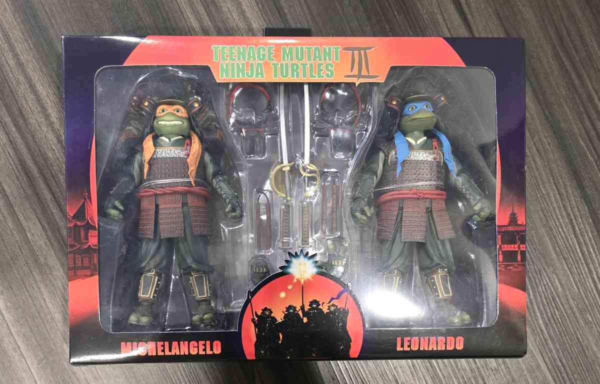 NECA Teenage Mutant Ninja Turtles 3 Movie Leonardo  Michaela