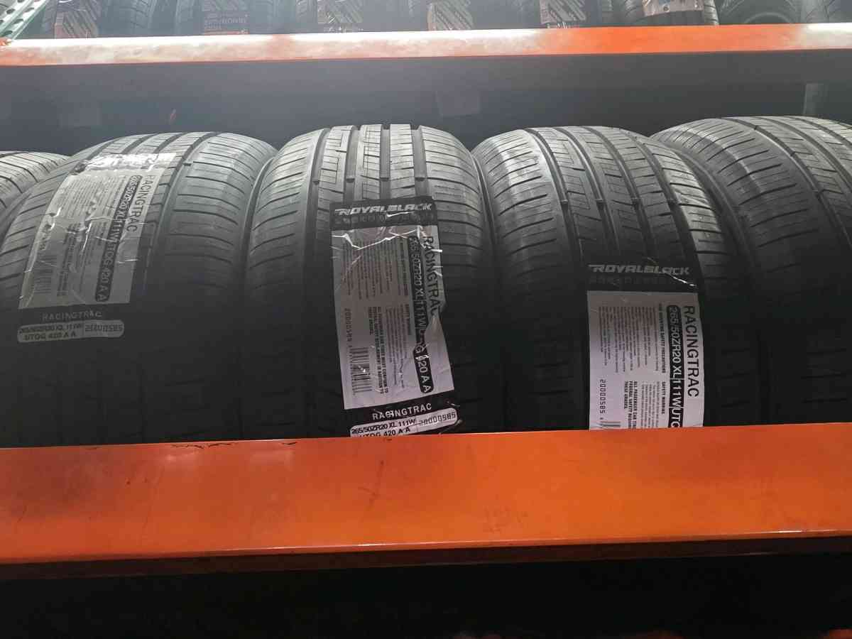 ROYAL BLACK 265 50zR20 Racing Trac