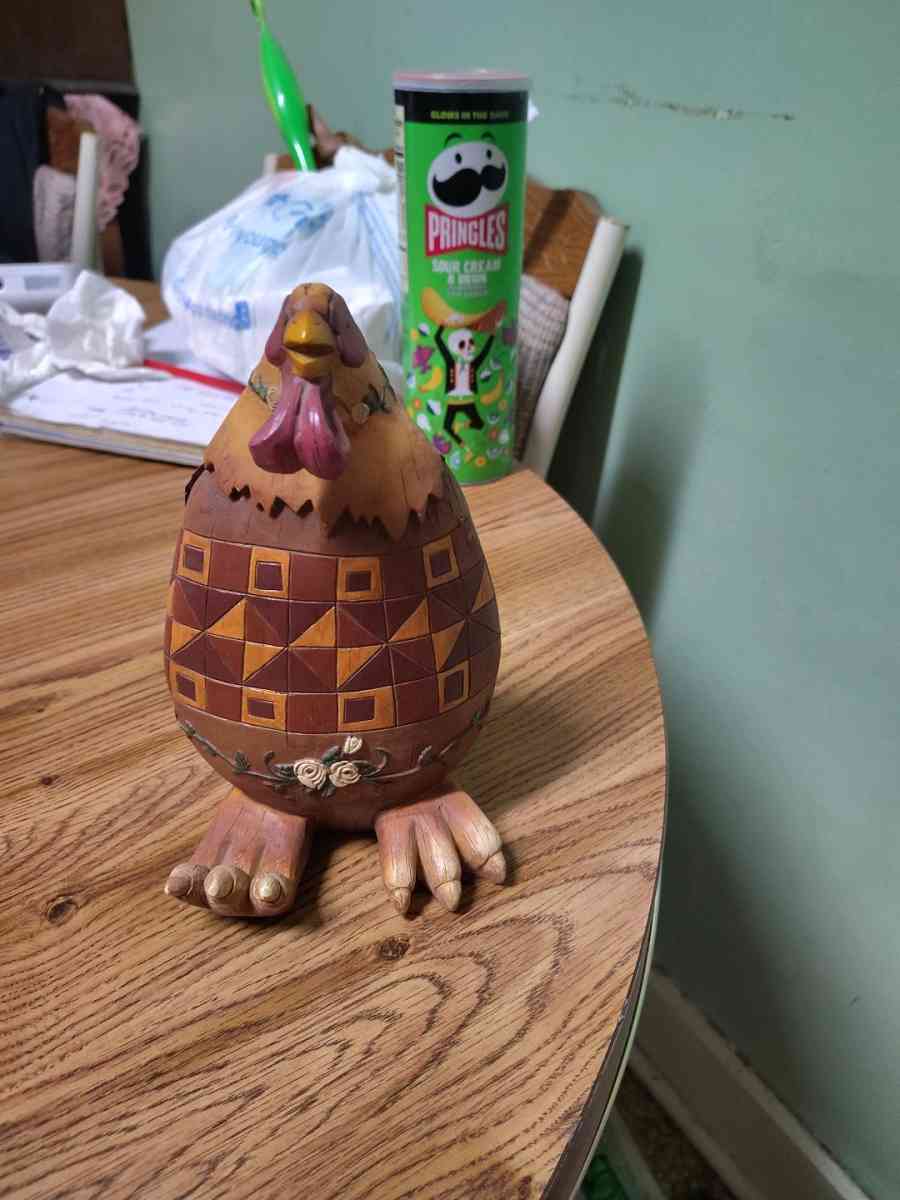 chickens and roosters