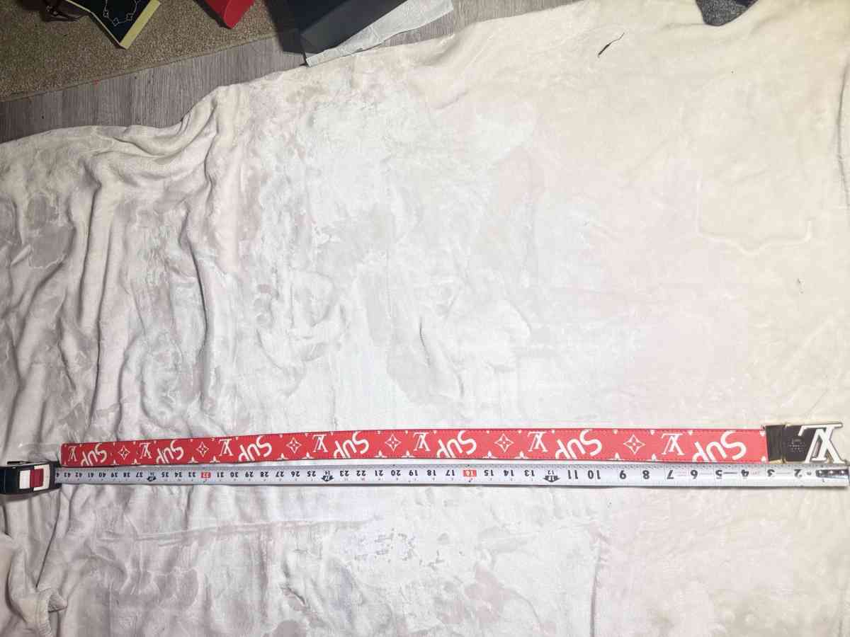 LV Supreme belt