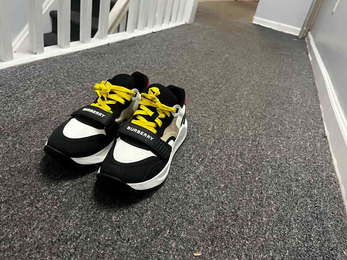 Burberry Gucci Mens Designer