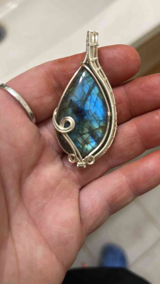 labadorite wire wrapped pendant