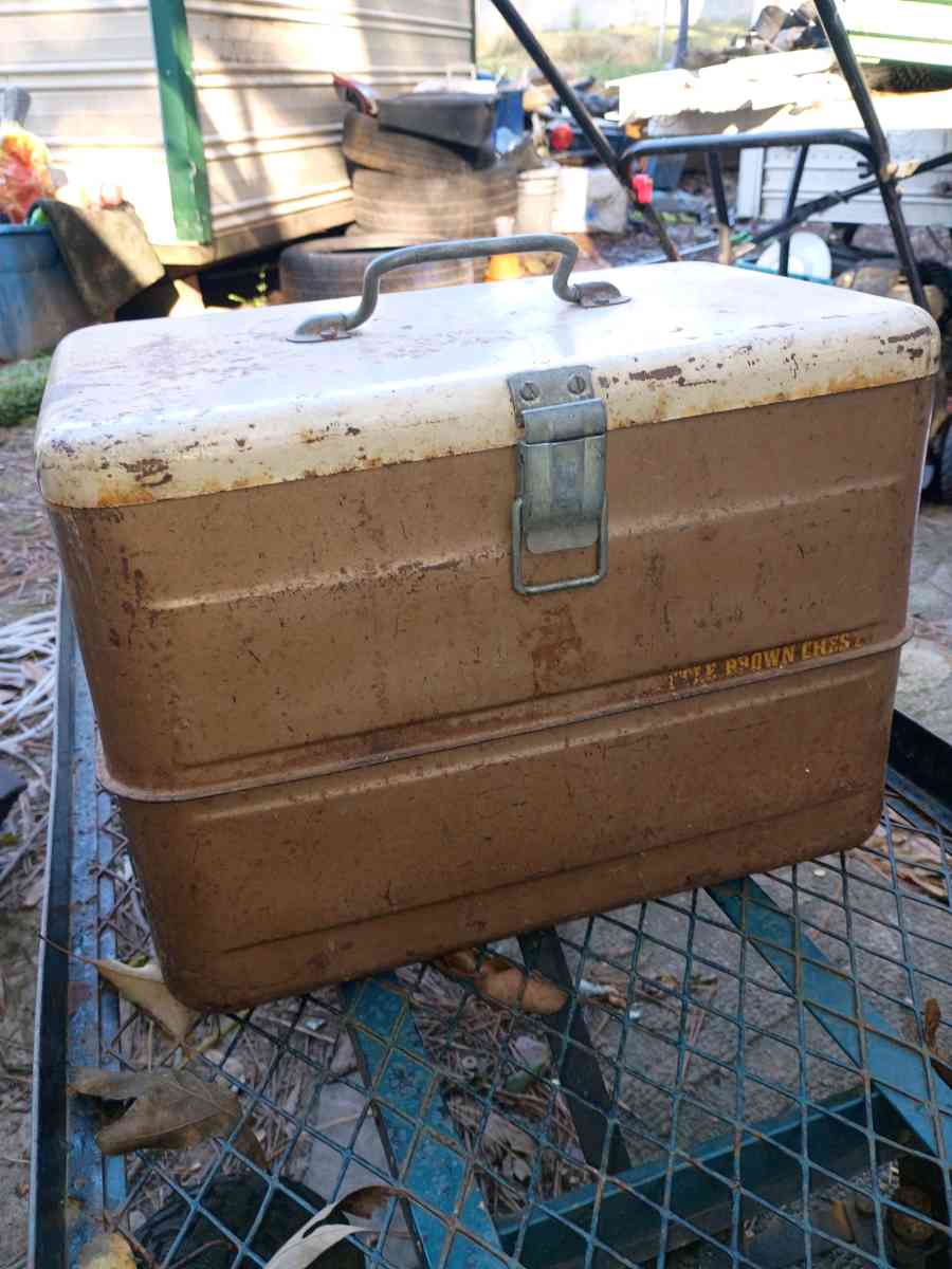 vintage ice chest from the 50s