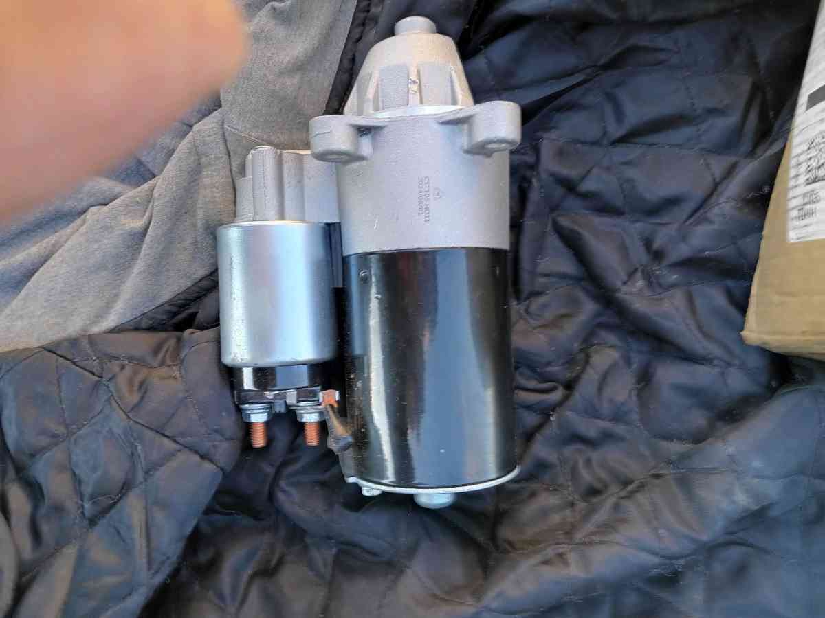 Starter and sillanoid