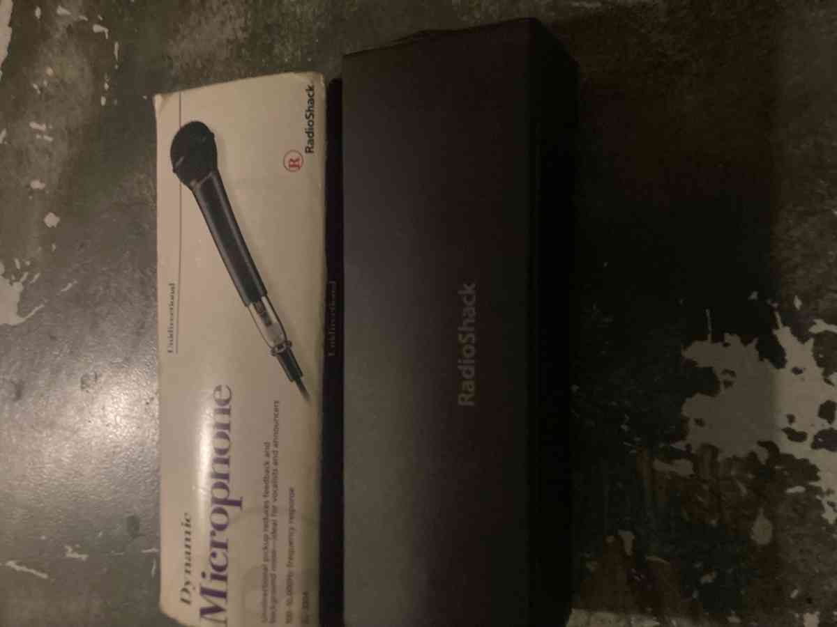 RadioShack Dynamic Microphone