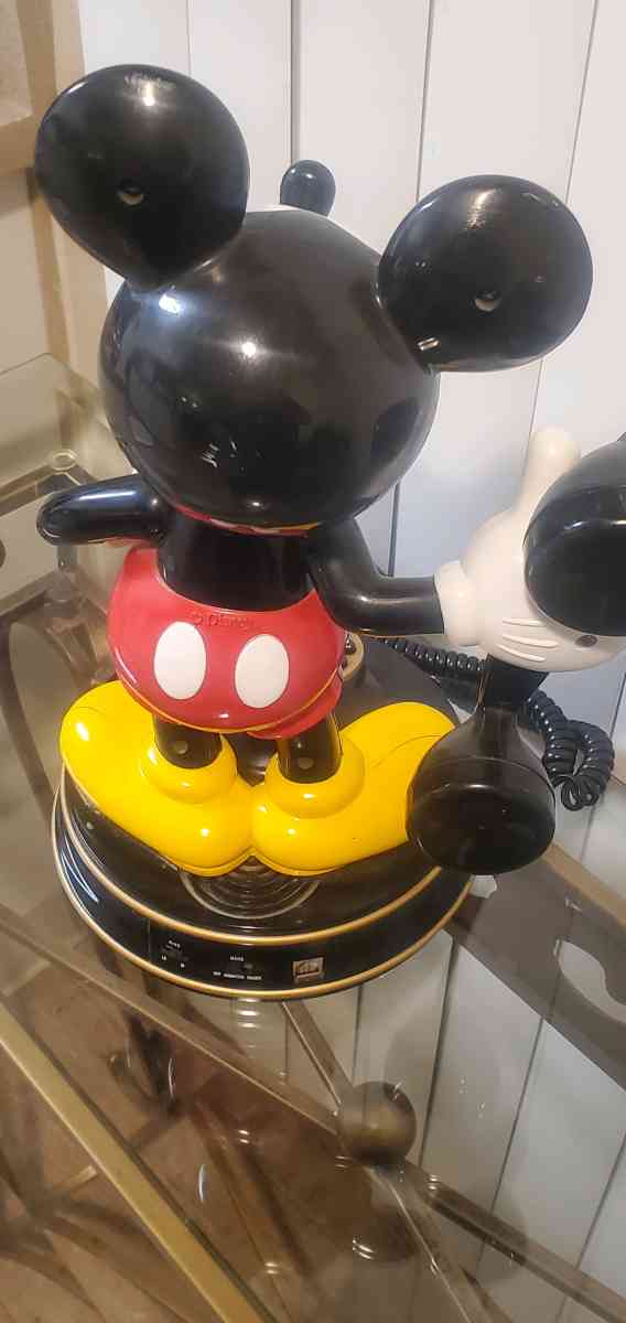 Mickey mouse phone