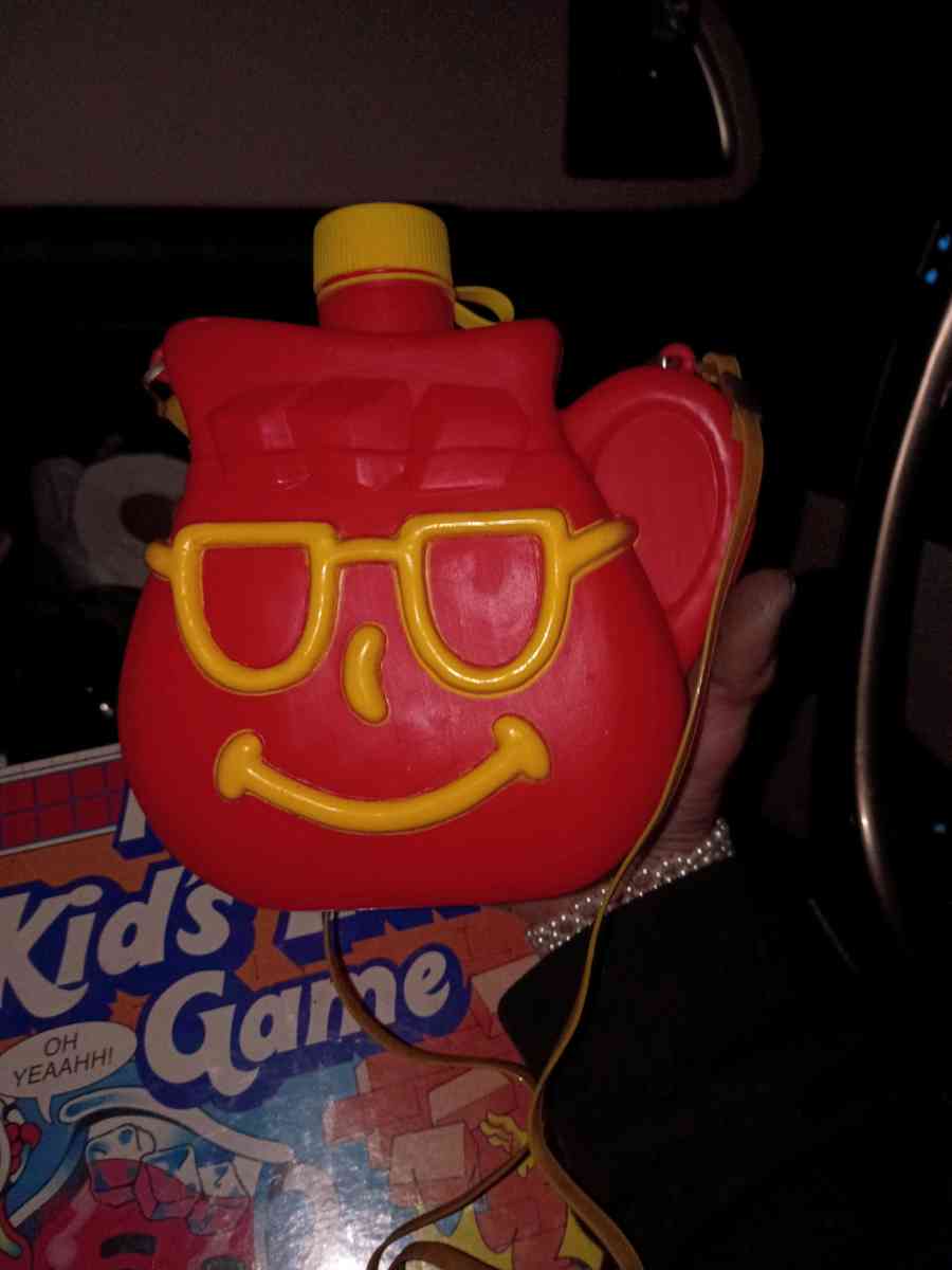koolaid man canteen with strap