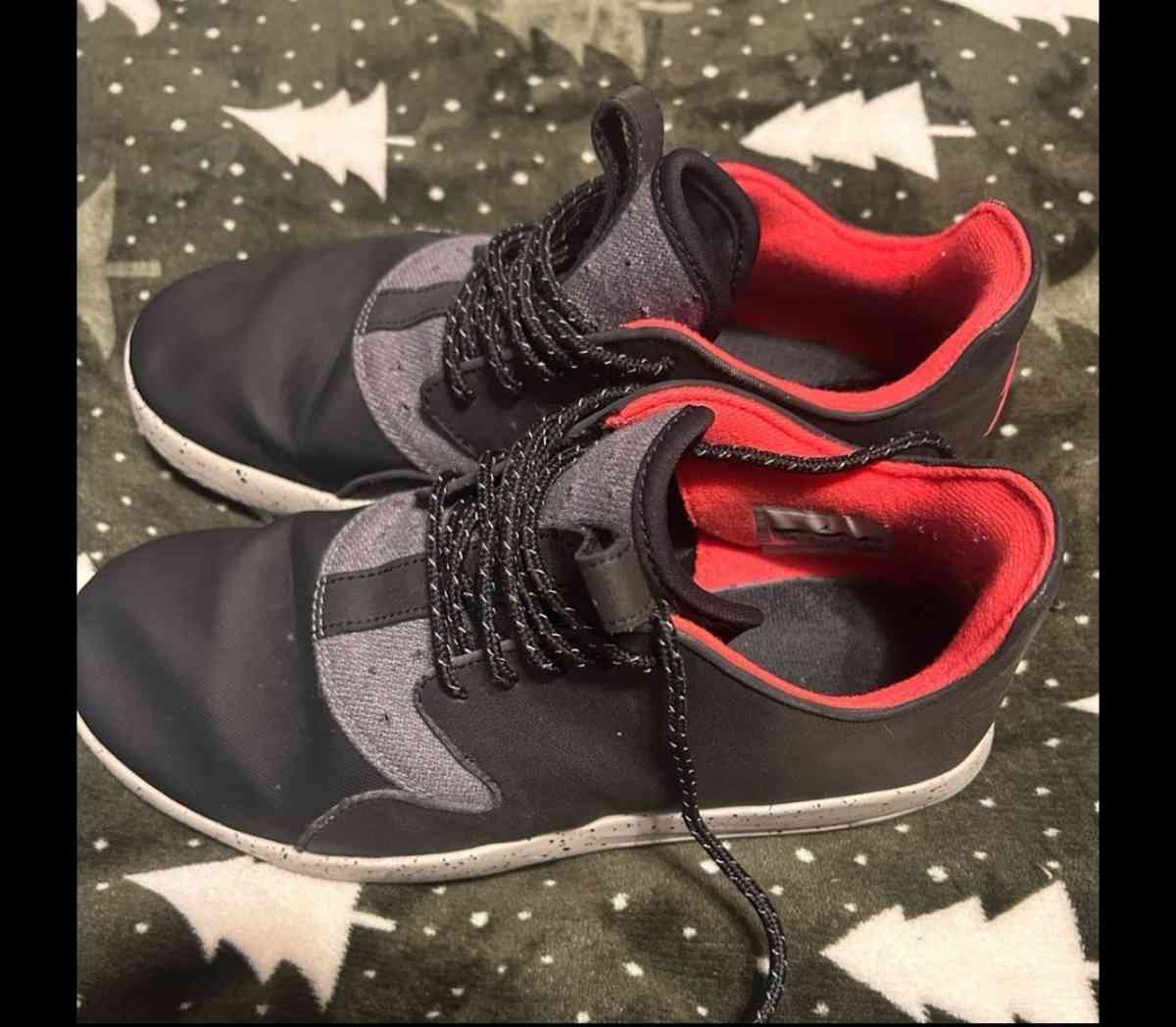 Size 7 And A Half Jordan Eclipse Holiday 2015