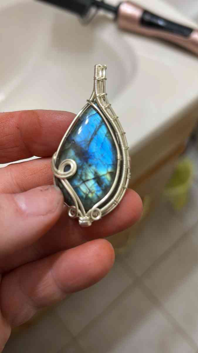 labadorite wire wrapped pendant