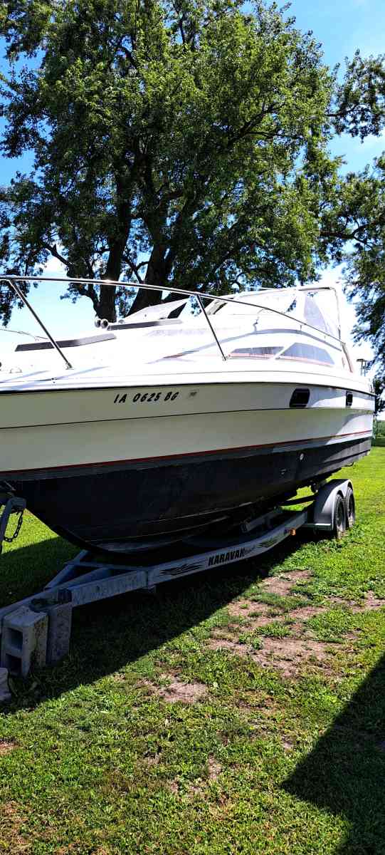 26 foot 1990 bayliner