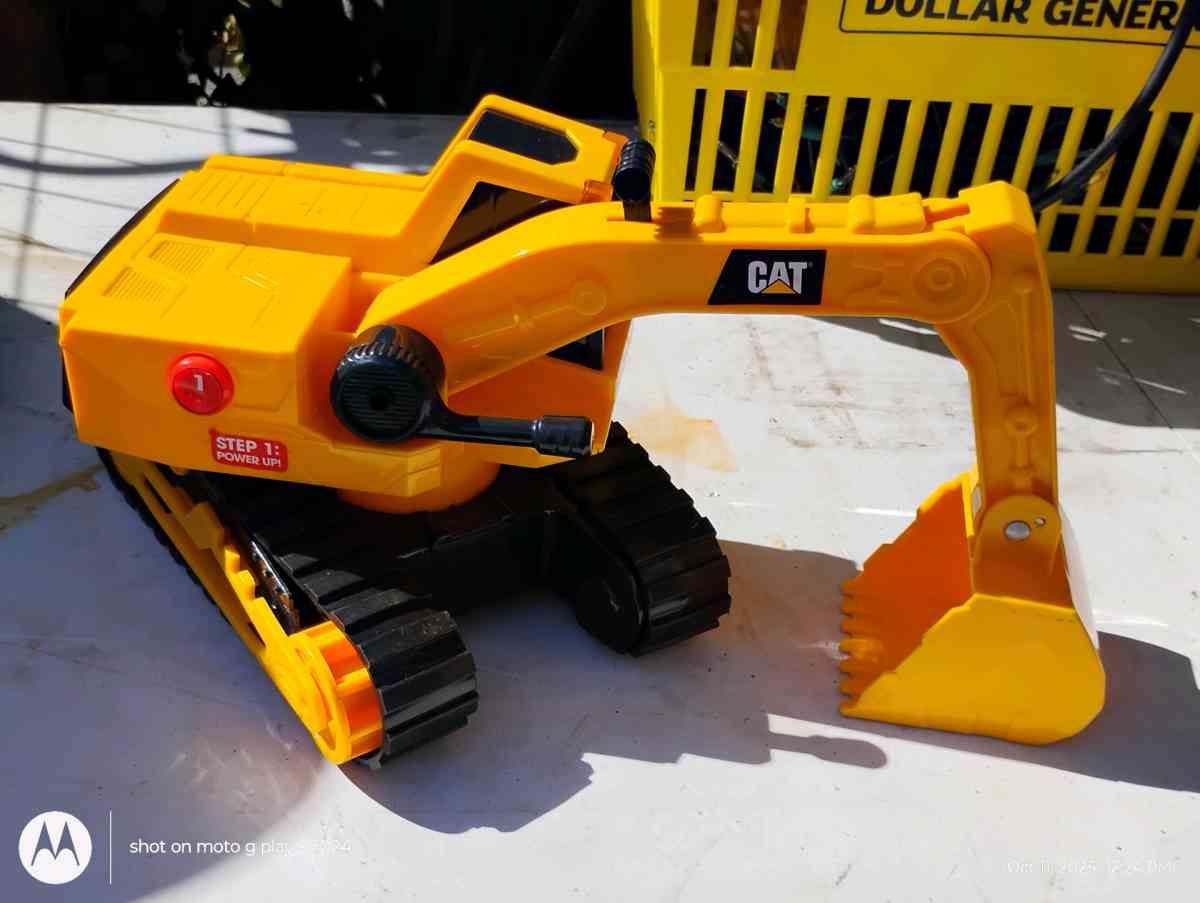 TOY BULLDOZER