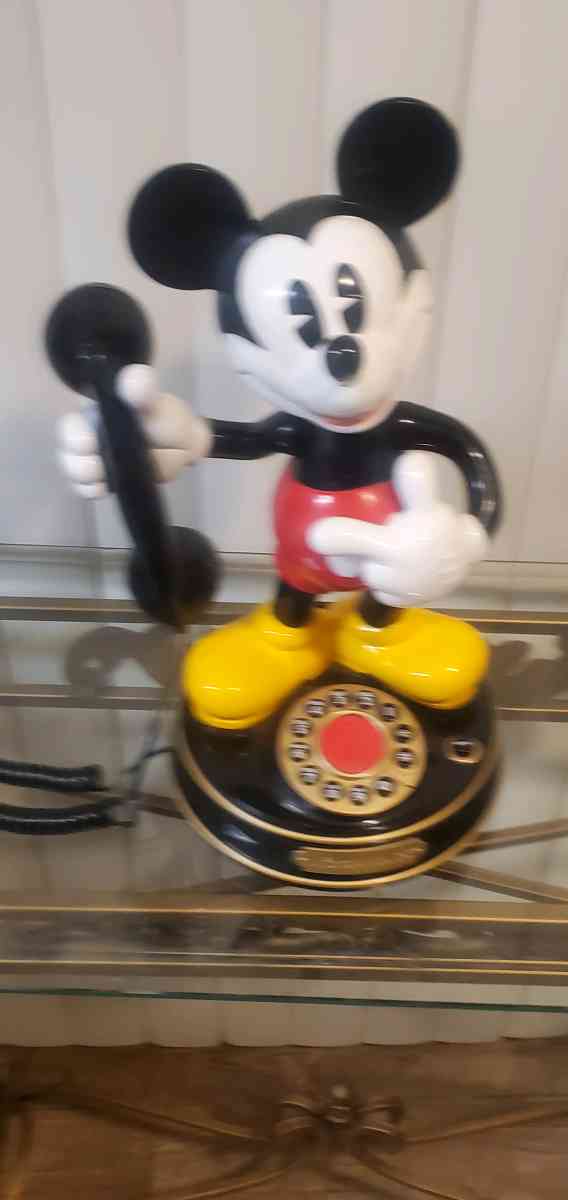 Mickey mouse phone