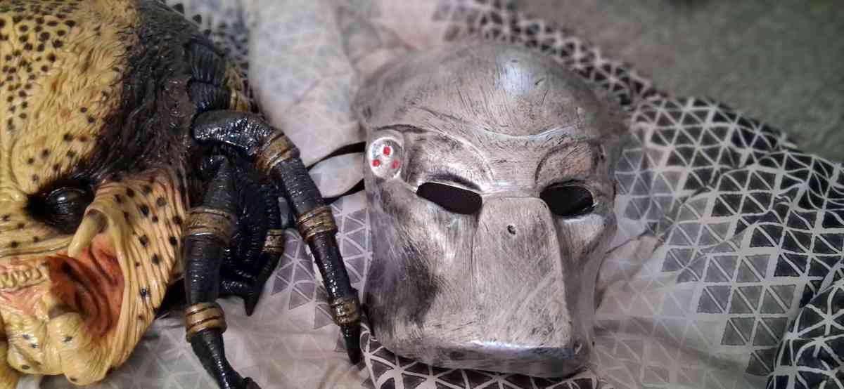 Full predator costume