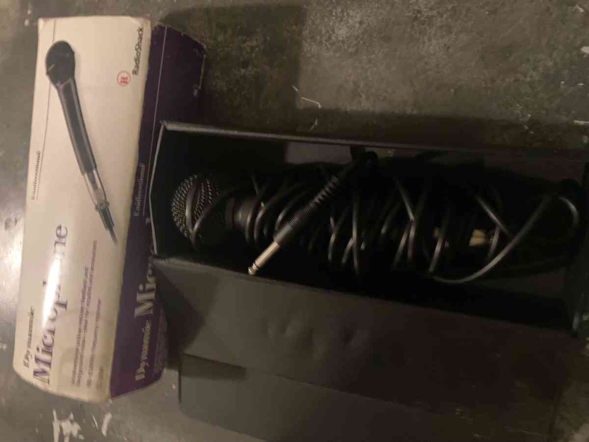 RadioShack Dynamic Microphone
