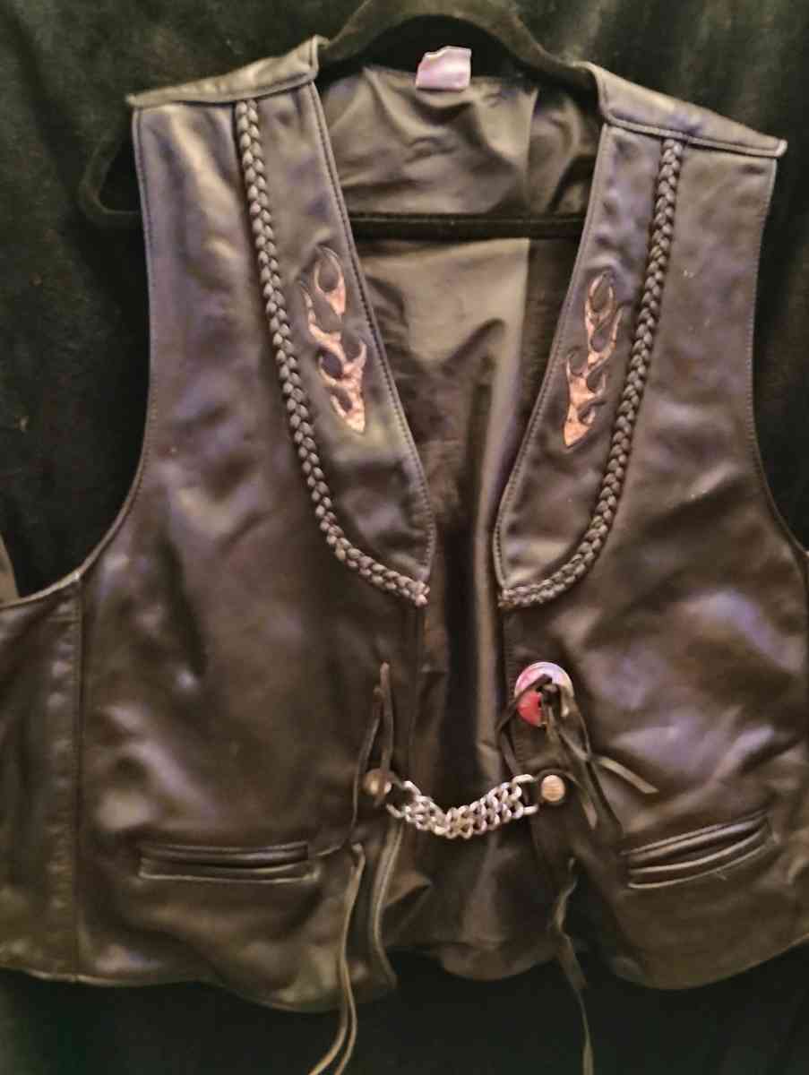 Leather riding vest size xxL