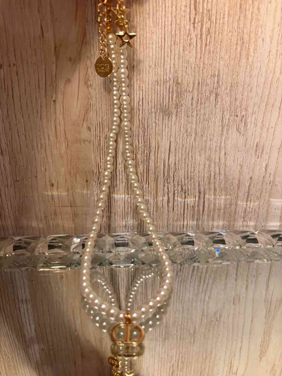 GWP CD pearl gold accent necklace