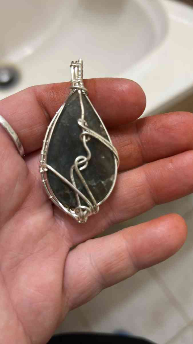 labadorite wire wrapped pendant
