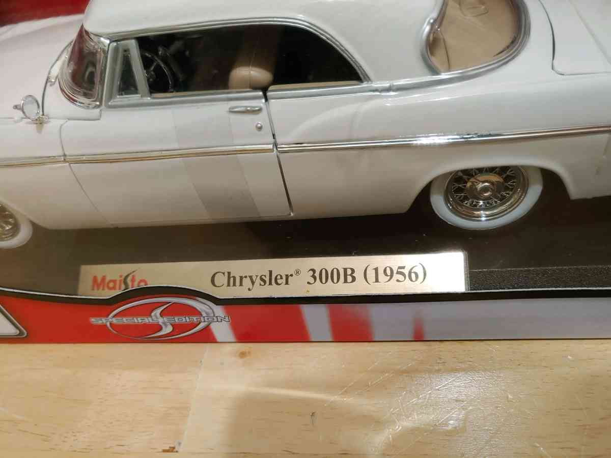 Maisto 1956 Chrysler Special Edition 300B 118 Scale Diecast