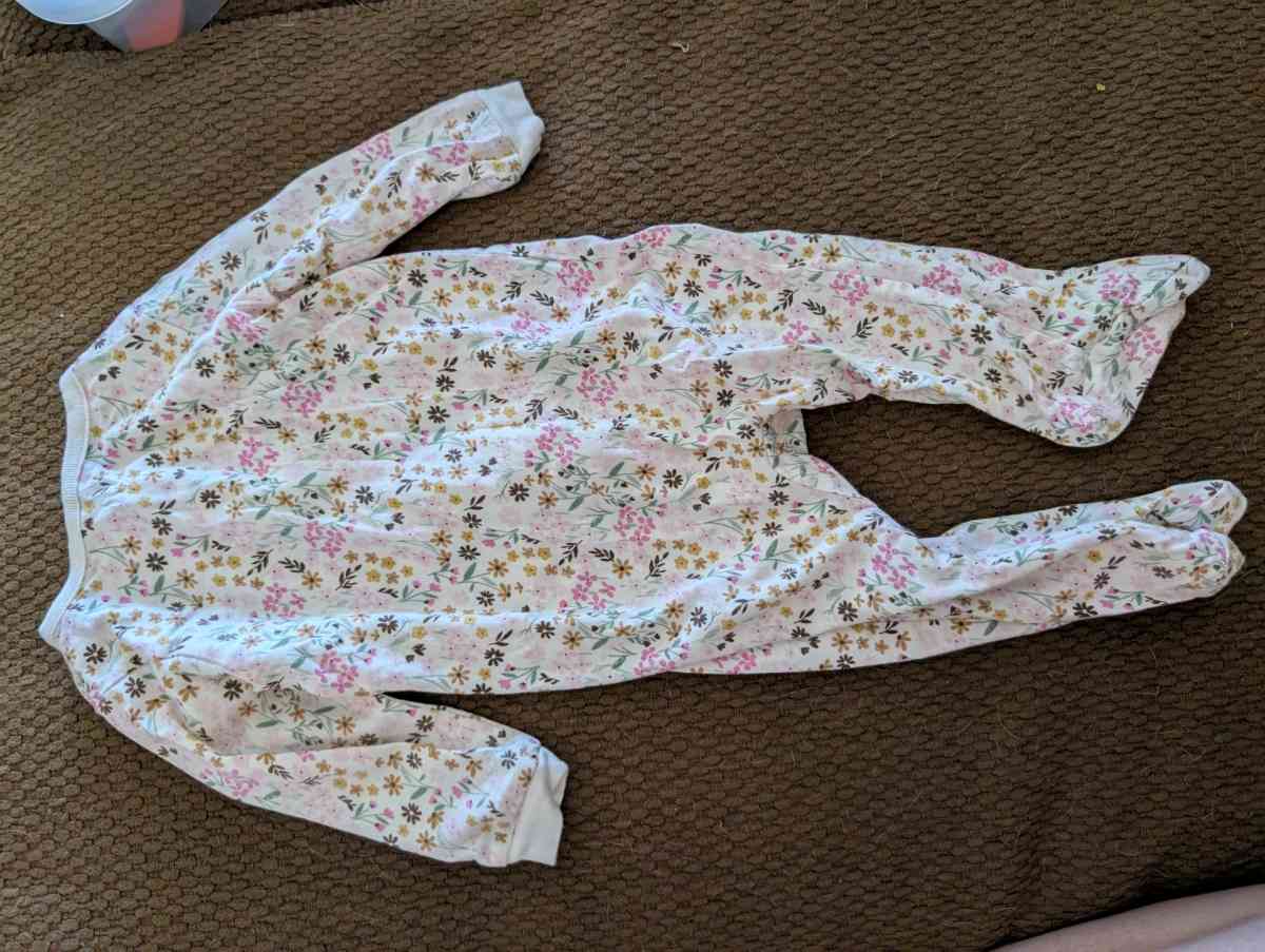 Baby Flowery sleepsuit with feet