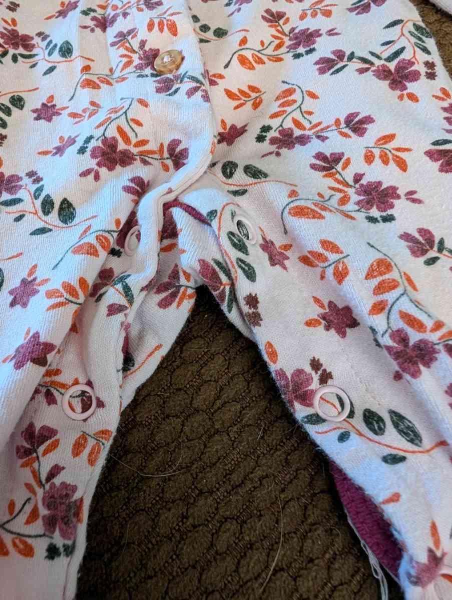 Baby flowery pink sleepsuit with feet and headband