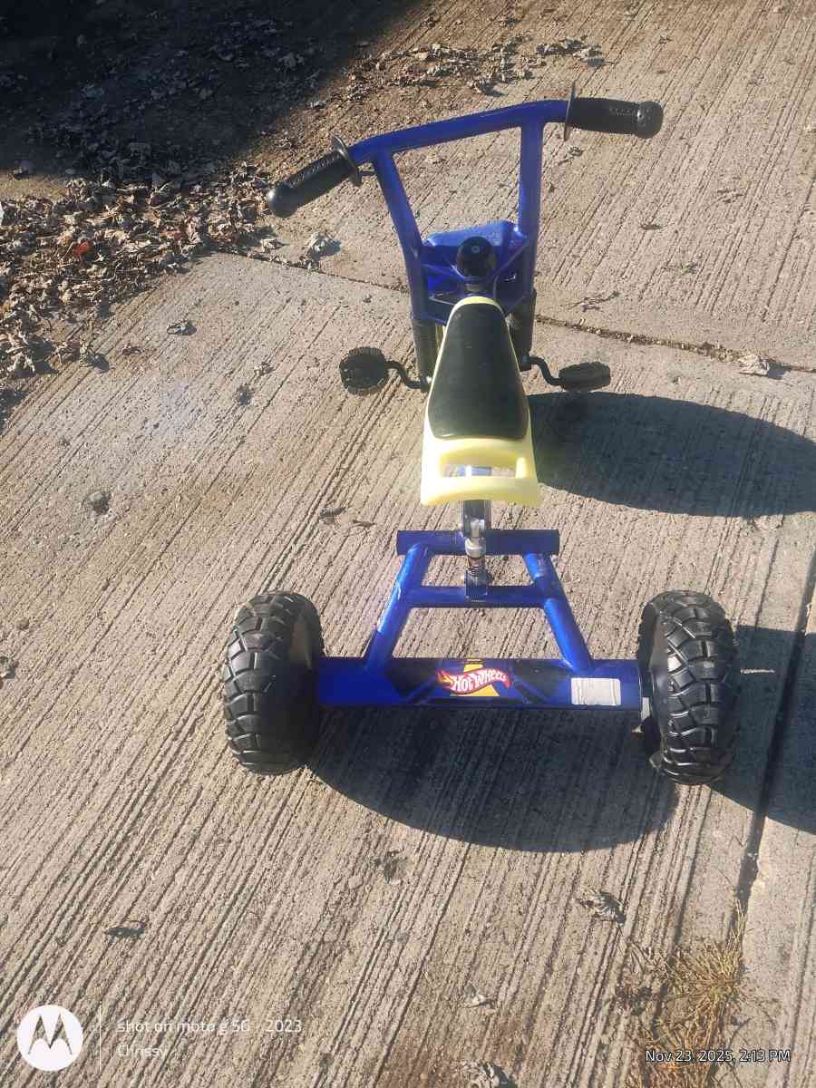 Hot wheels tricycle