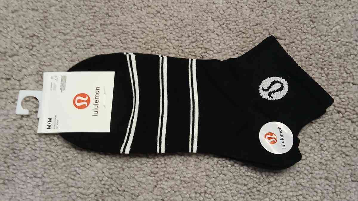 5 Lululemon Ankle Socks Medium